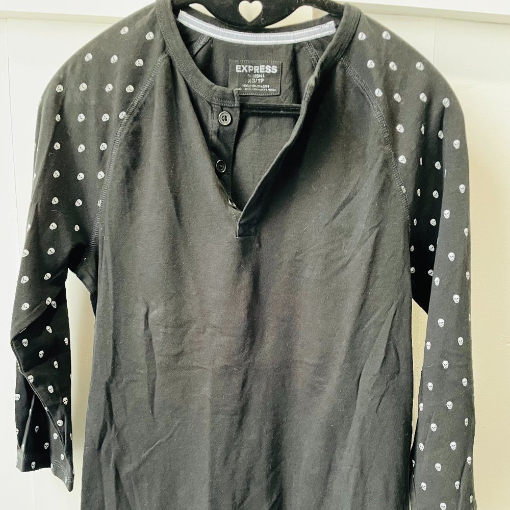 Express Men's Size XS Skull Henley